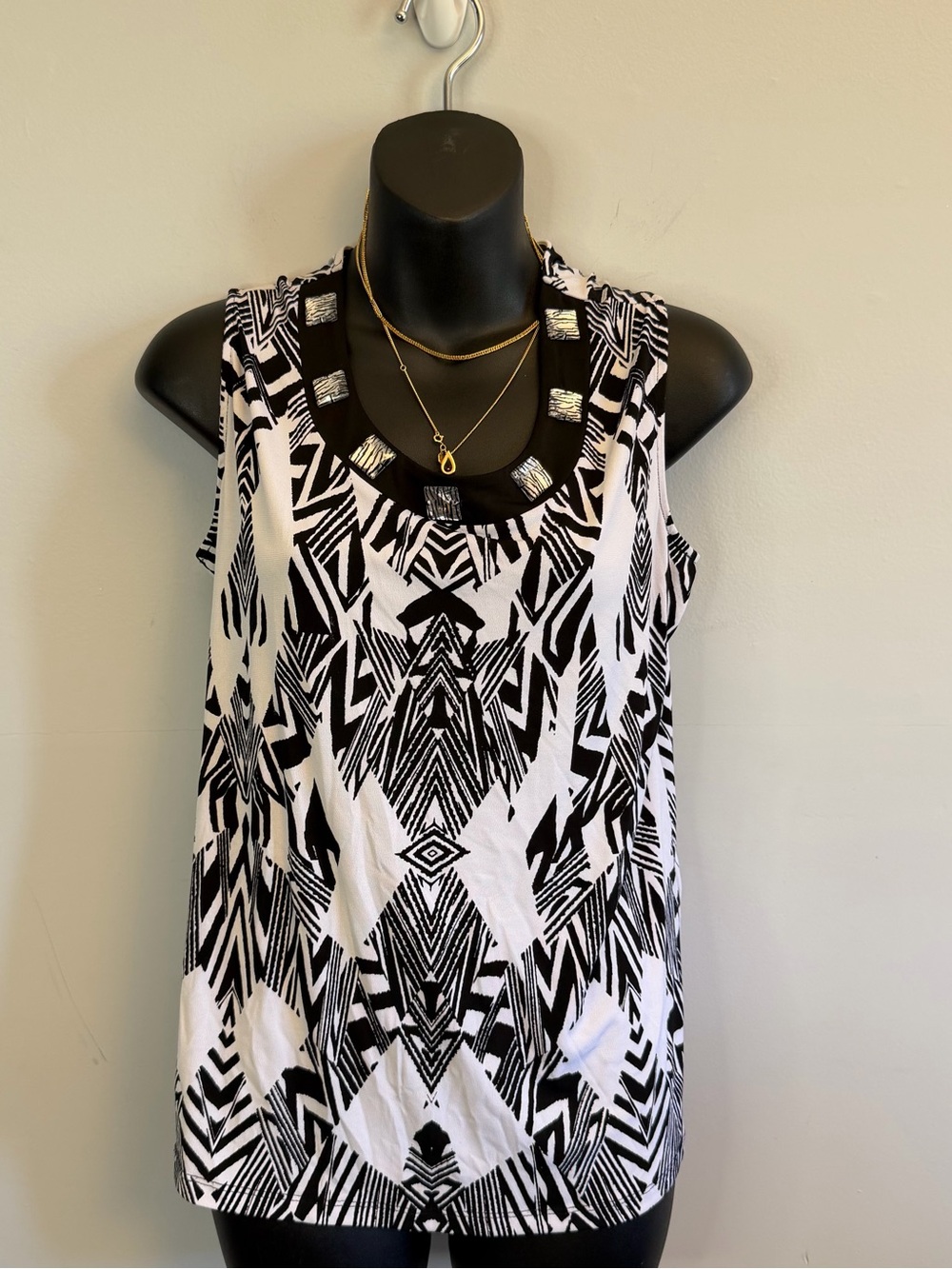 ALIA Black & White Abstract Top